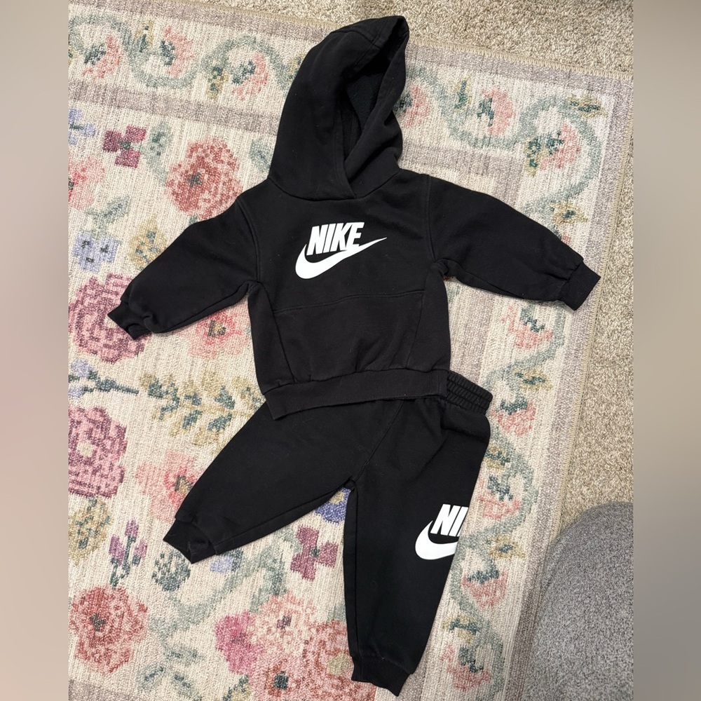 Nike Toddler Black Sweatpants & Hoodie Set